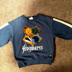Hogwarts by H&M children’s sweatshirt. Size 5t/6.